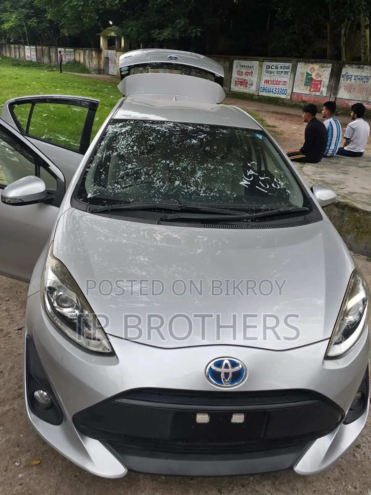 টয়োটা অ্যাকুয়া ২০১৮ রূপালী