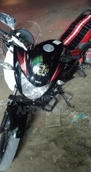 Hero Glamour 2012 Black