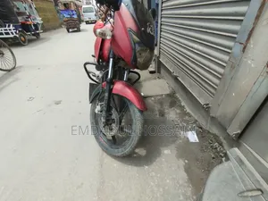 বাজাজ পালসার ১৫০ ২০১৮ লাল