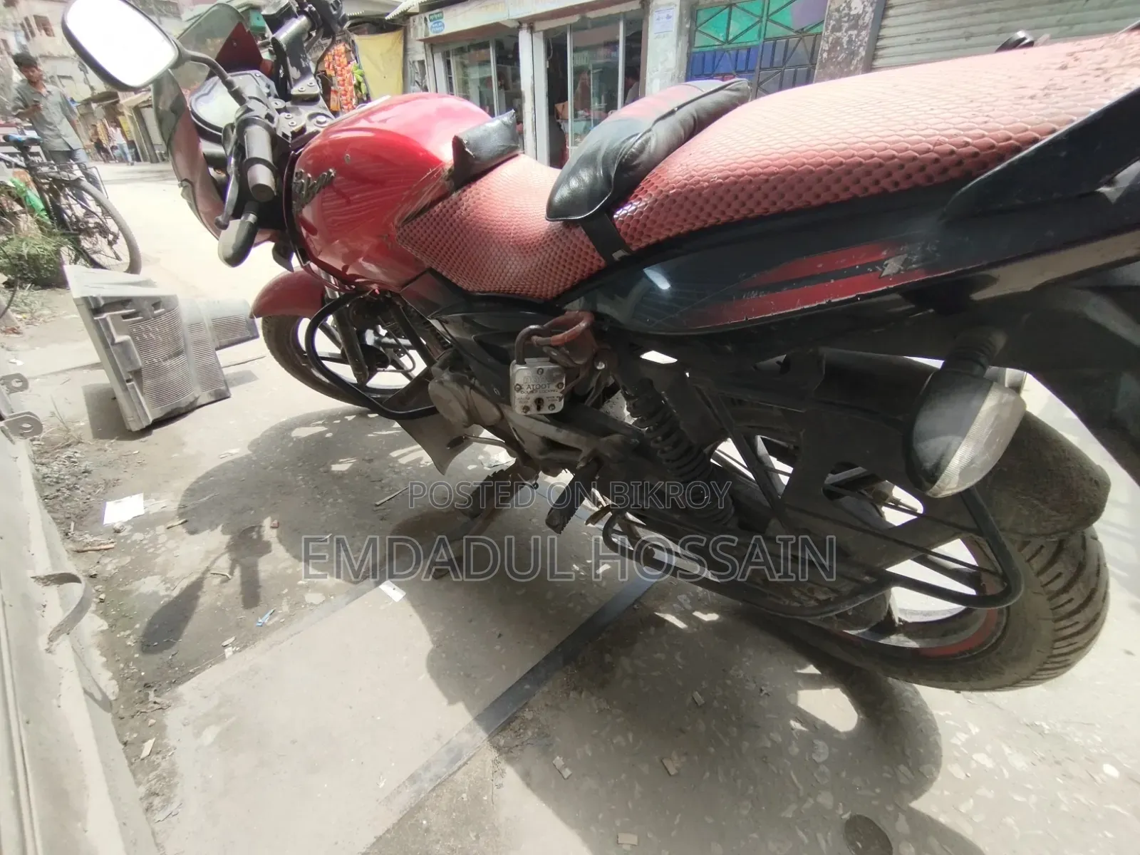 বাজাজ পালসার ১৫০ ২০১৮ লাল