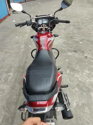 বাজাজ ডিসকভার ১২৫ ২০২০ রেড