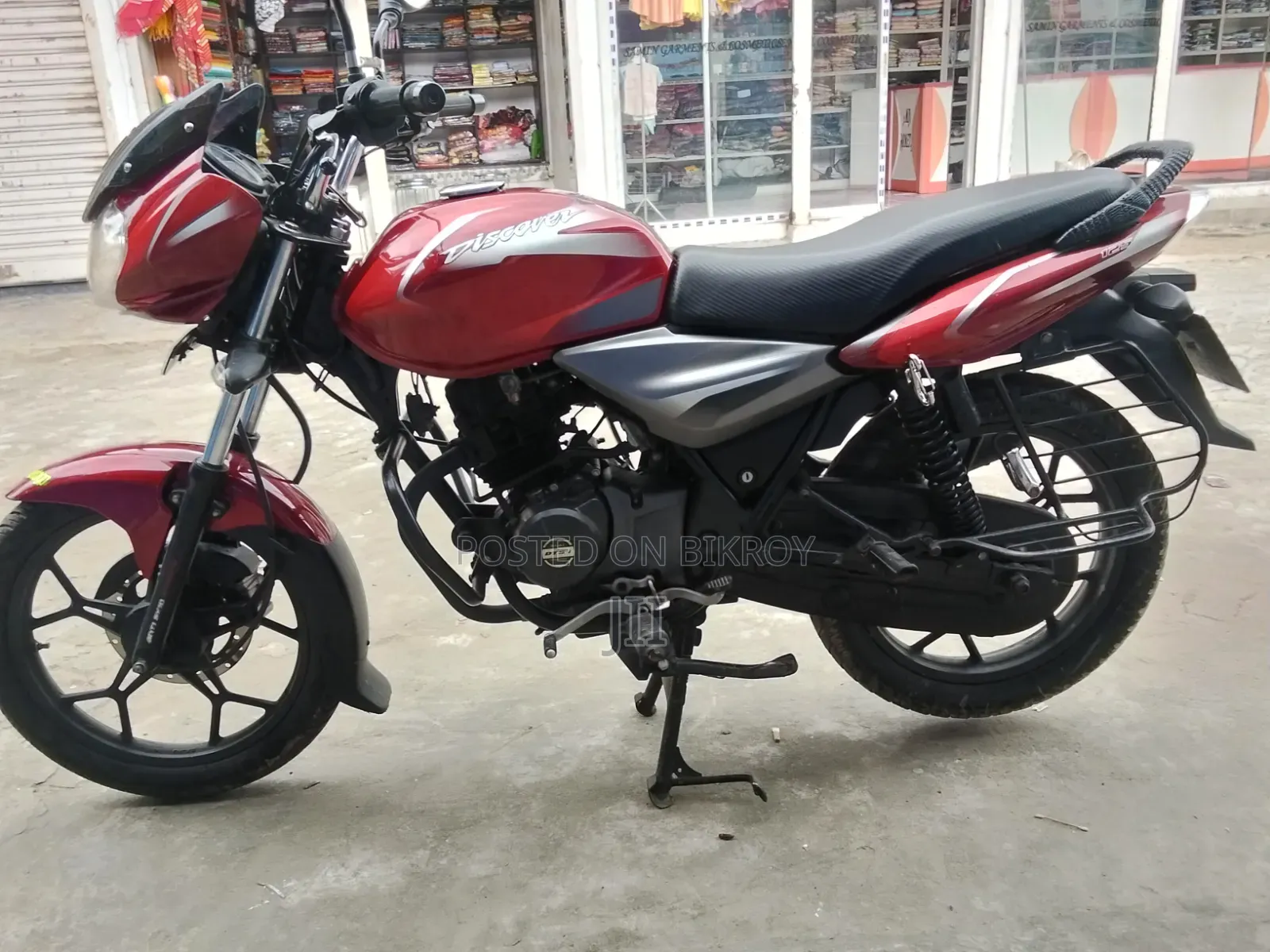 বাজাজ ডিসকভার ১২৫ ২০২০ রেড