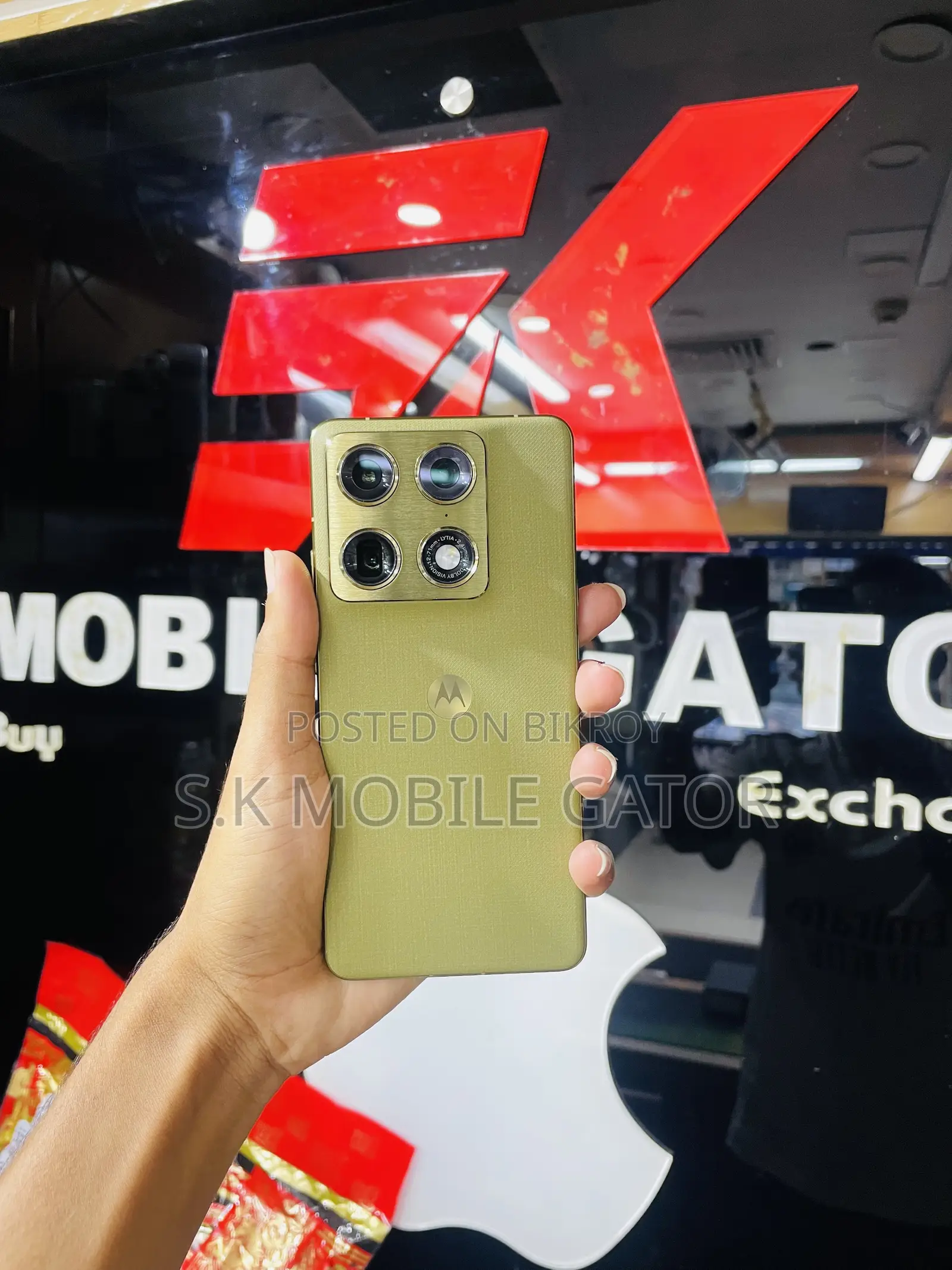 Motorola 256 GB Gold