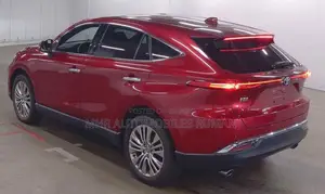 টয়োটা হ্যারিয়ার ২.৫ হাইব্রিড ২০২১ রেড