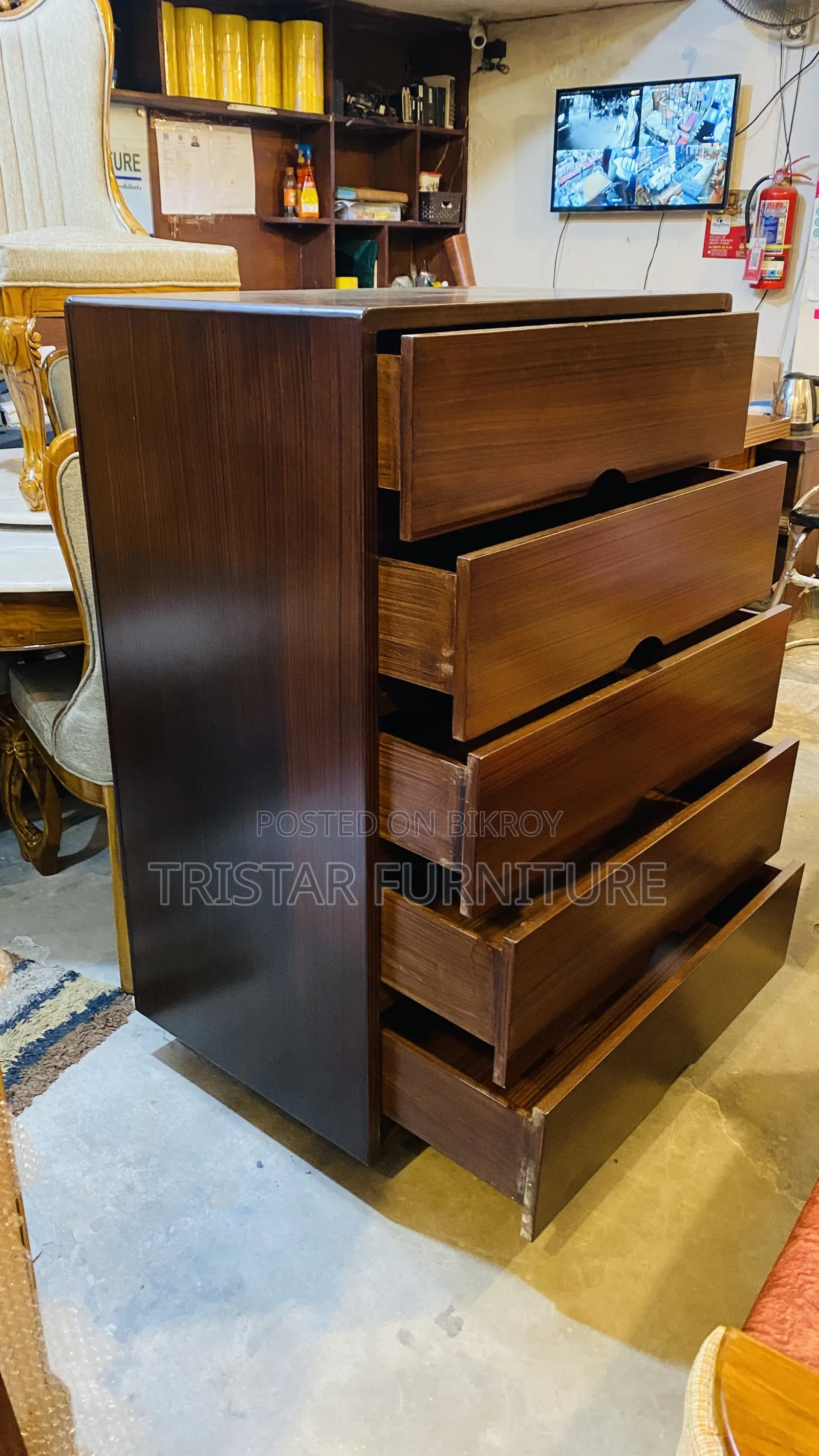 Modern Chest of Drawers