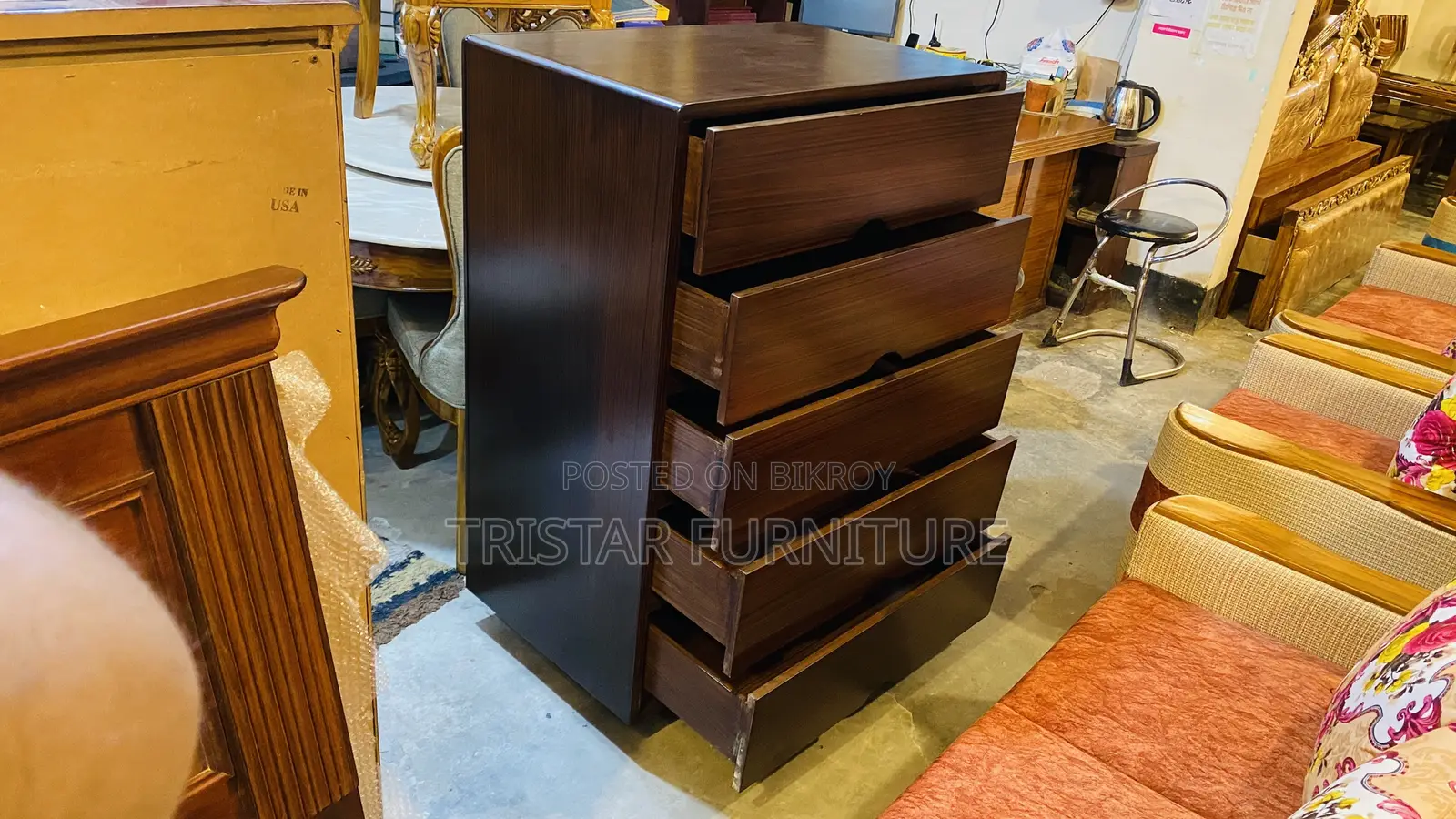 Modern Chest of Drawers