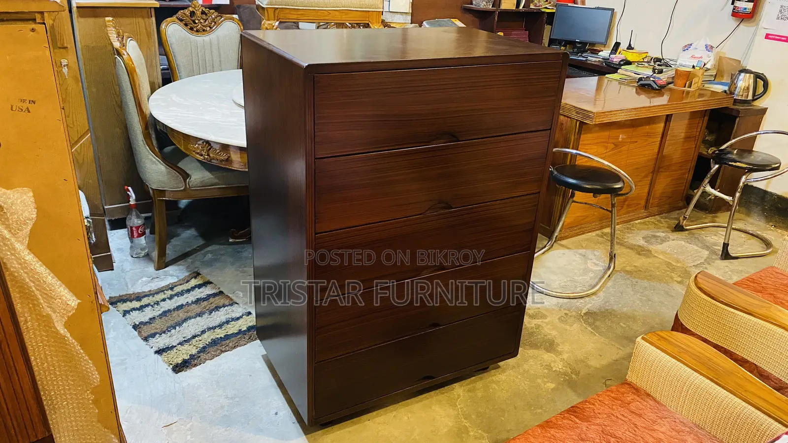 Modern Chest of Drawers