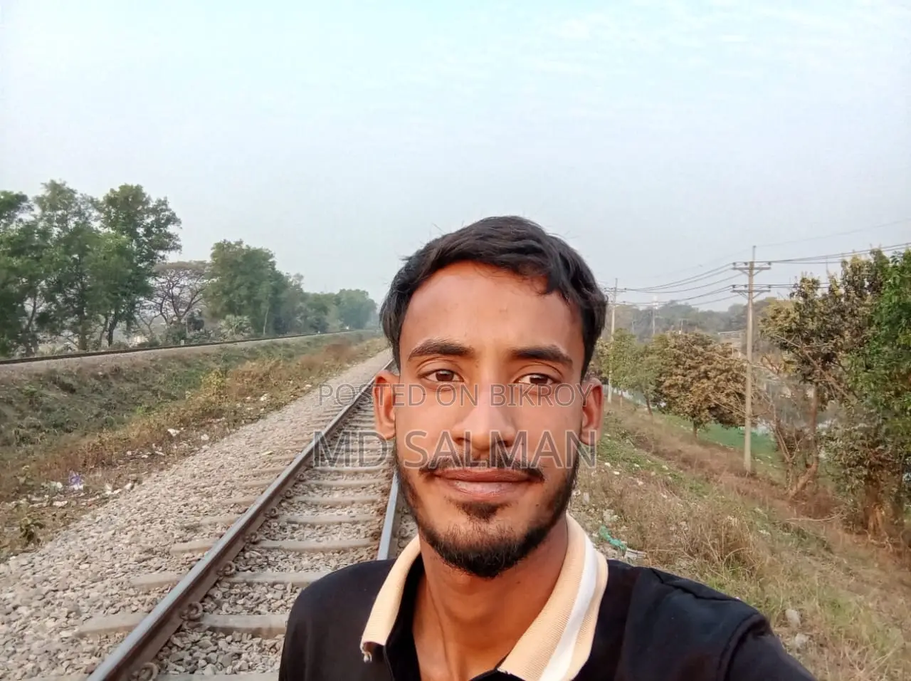 আফিফ ফ্যাশন হাউজে লোক লাগবে।