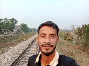 আফিফ ফ্যাশন হাউজে লোক লাগবে।