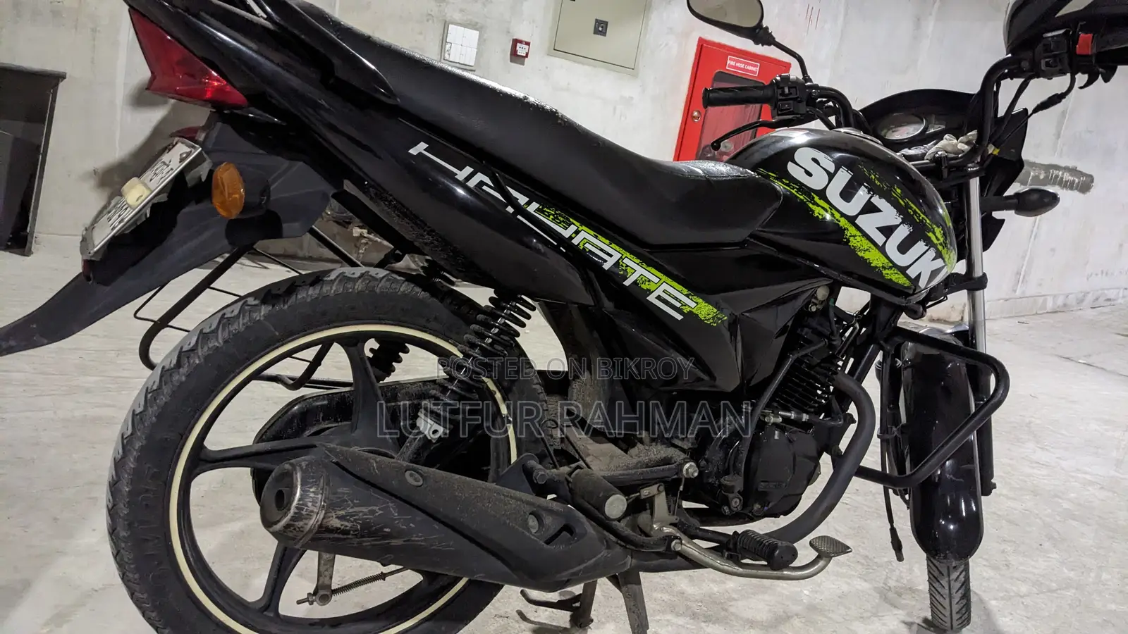 সুজুকি হায়াতে ২০১৯ কালো