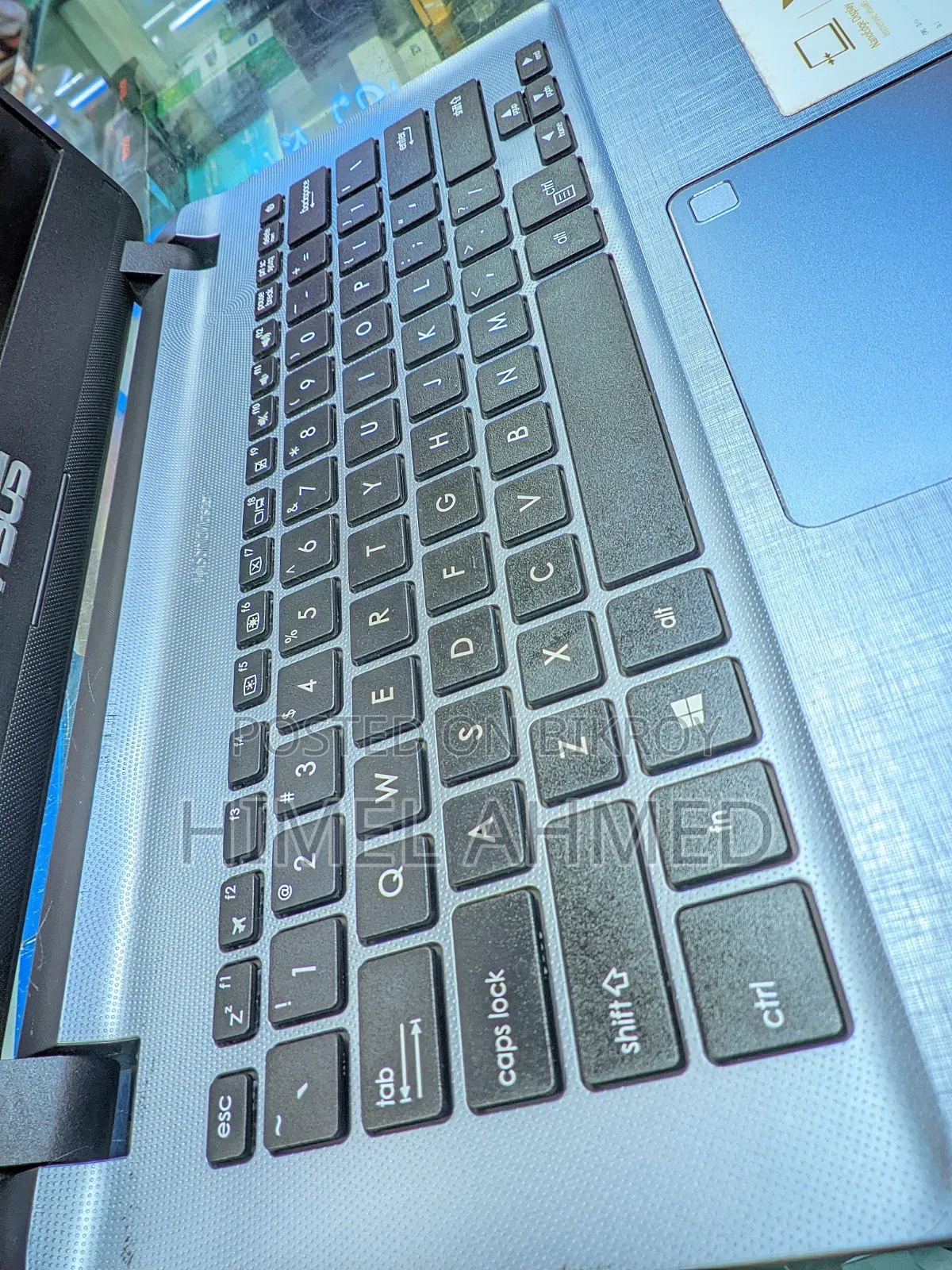 Laptop ASUS X401U 4GB Intel Pentium SSD 256GB