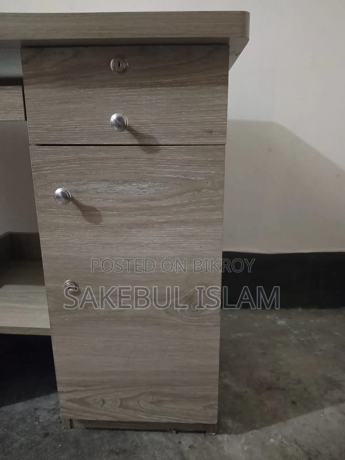 কম্পিউটার টেবিল