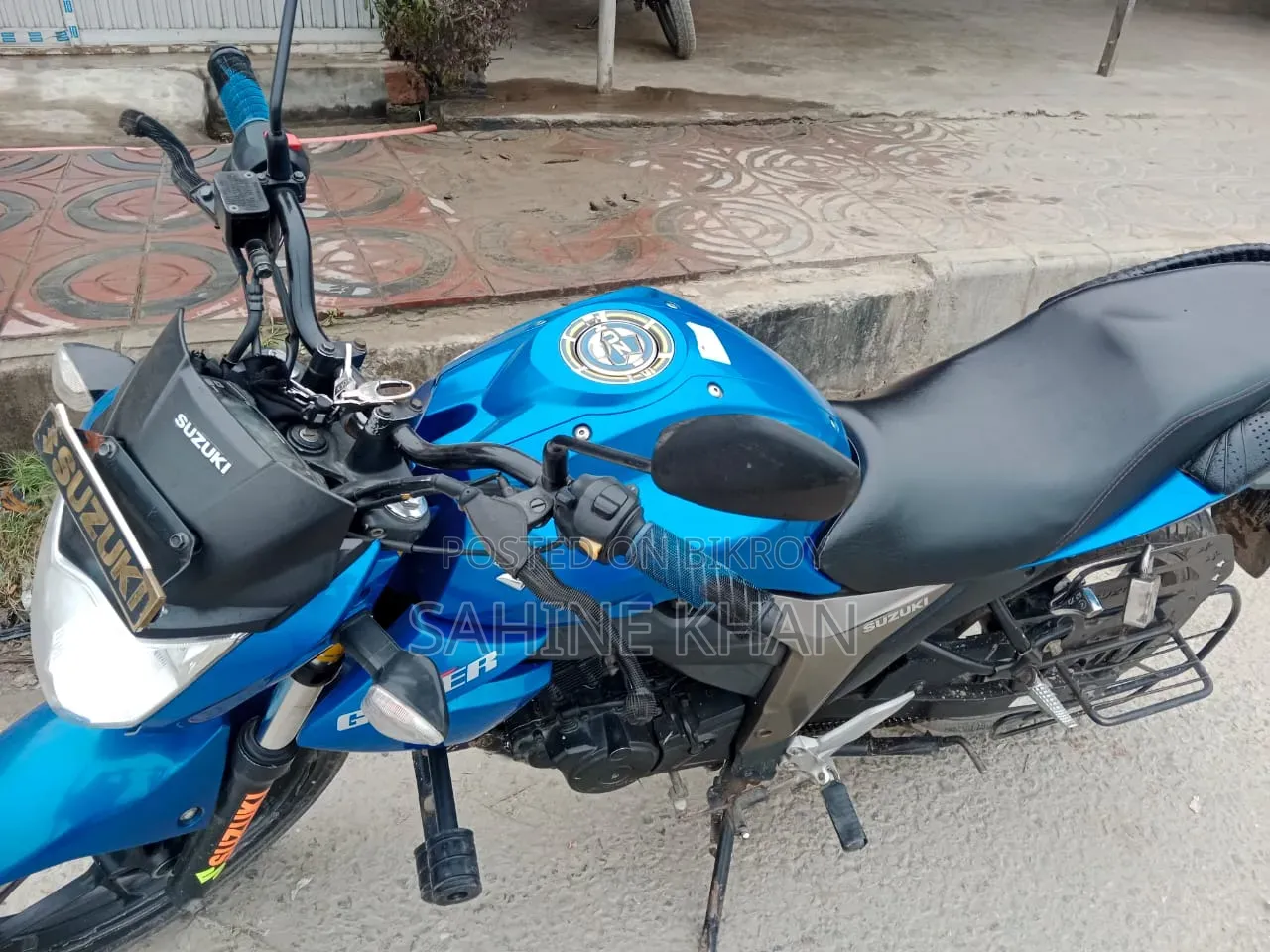 সুজুকি জিক্সার ২০২৩ নীল