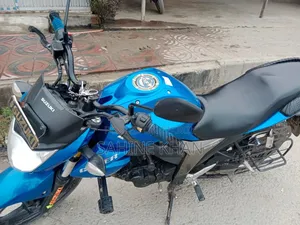 সুজুকি জিক্সার ২০২৩ নীল