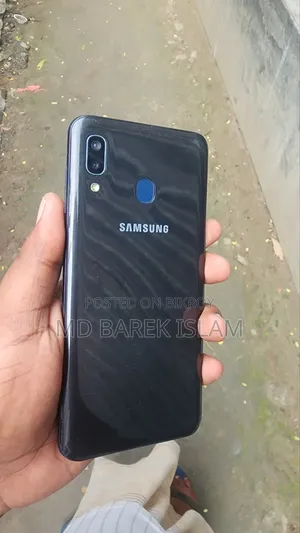 Samsung Galaxy A20 32 GB Black