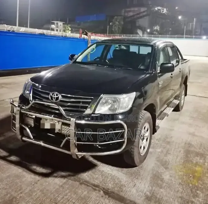 Toyota Hilux 2.5 D-4D 4X4 SRX 2009 Black