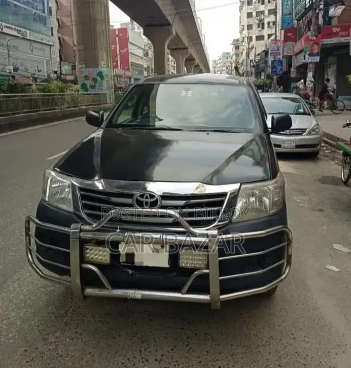 Toyota Hilux 2.5 D-4D 4X4 SRX 2009 Black