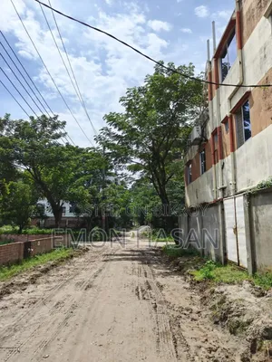 5 Katha Plot