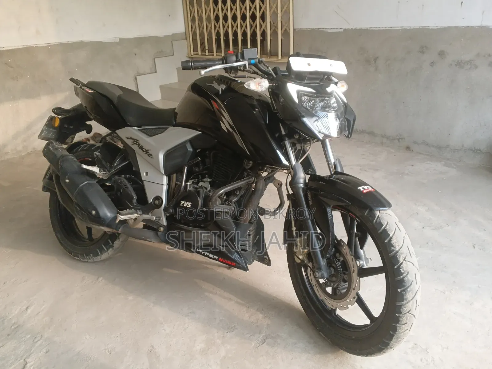 TVS Apache RTR 160 4V 2020 Black