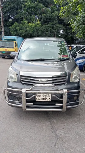 টয়োটা নোয়া ২০১৩ গ্রে