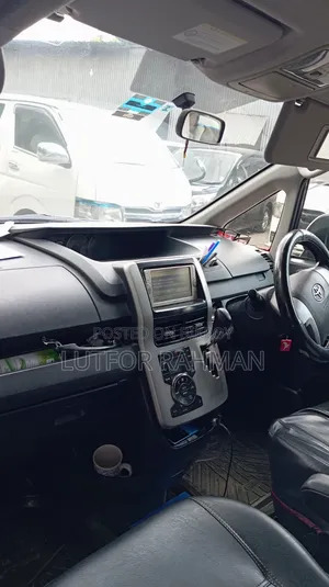Toyota Noah 2013 Gray