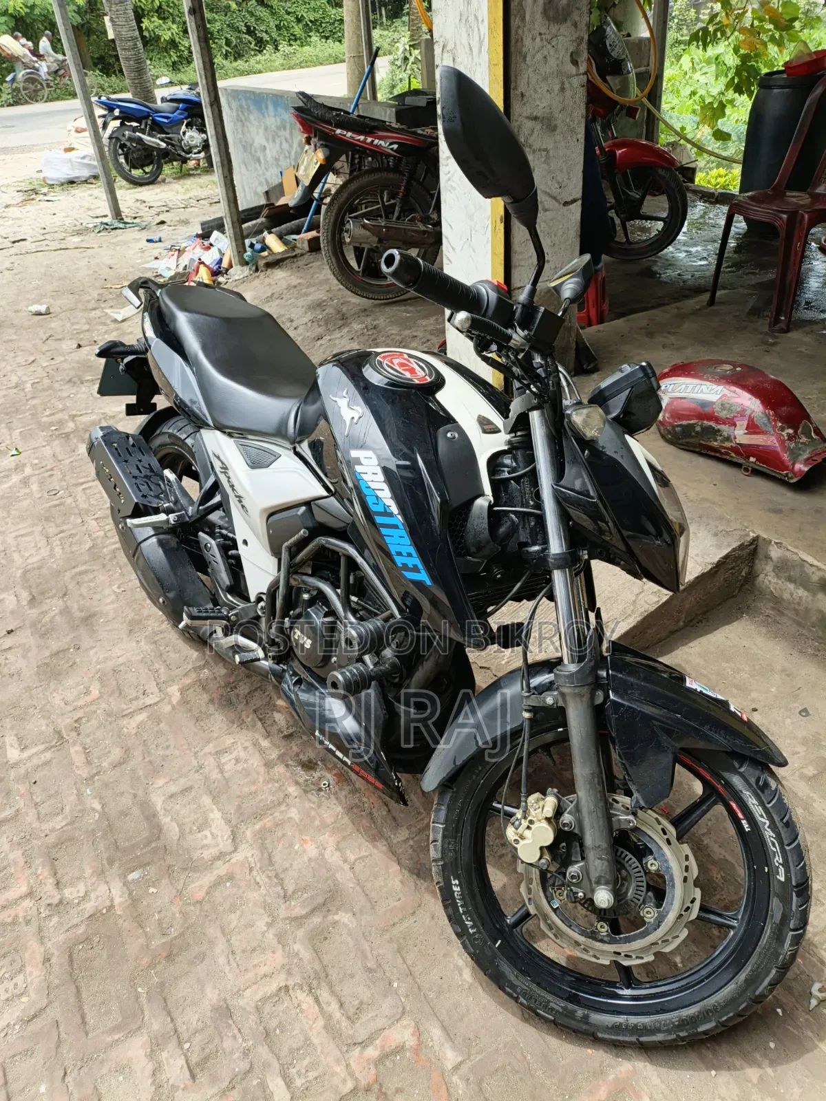 TVS Apache RTR 160 4V 2022 Black