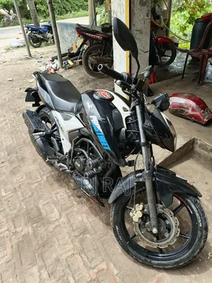 TVS Apache RTR 160 4V 2022 Black