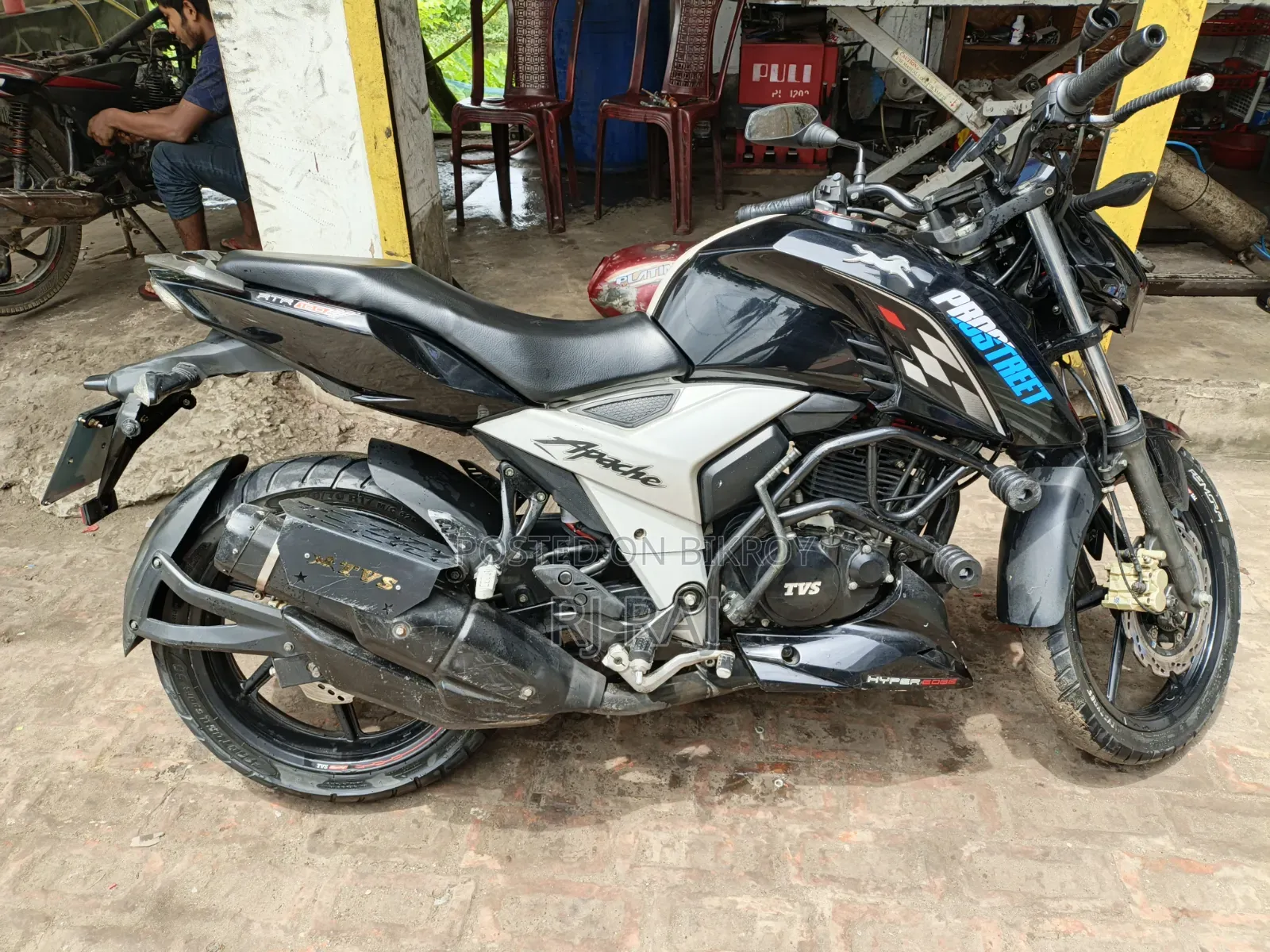 TVS Apache RTR 160 4V 2022 Black
