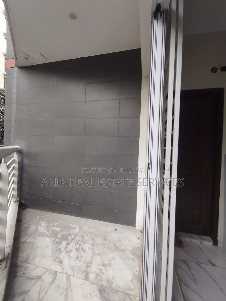 গুলশান ২ এর জন্য ২৭০০ এসএফটি অফিস স্পেস ভাড়া