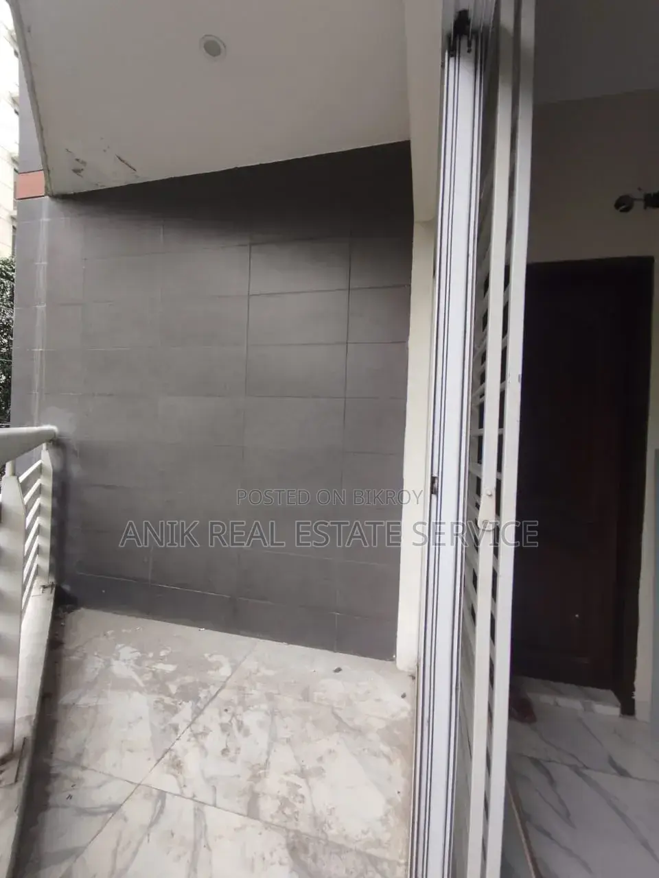 গুলশান ২ এ ২৭০০ বর্গফুটের অফিস স্পেস ভাড়া