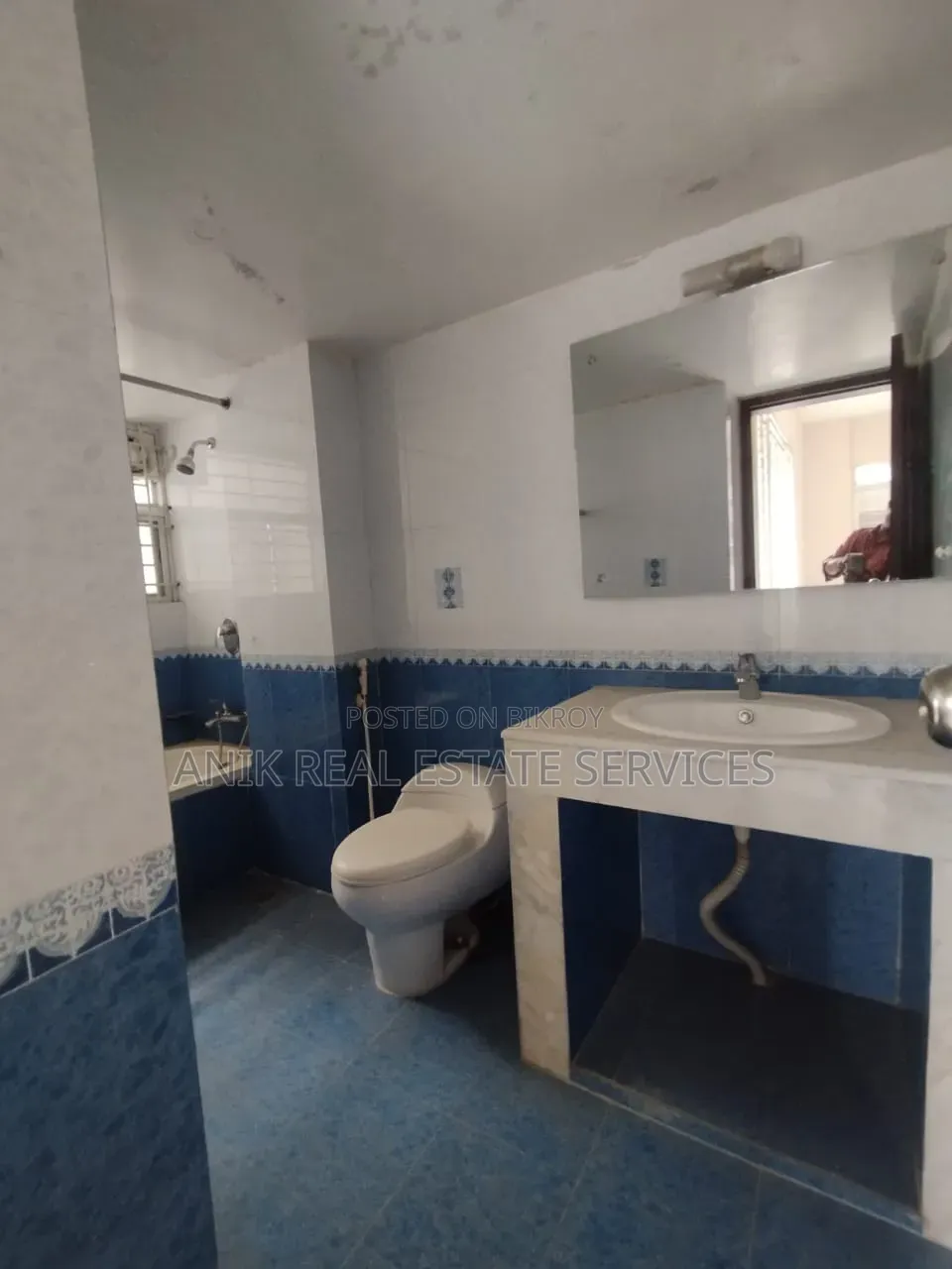 গুলশান ২ এর জন্য ২৭০০ এসএফটি অফিস স্পেস ভাড়া