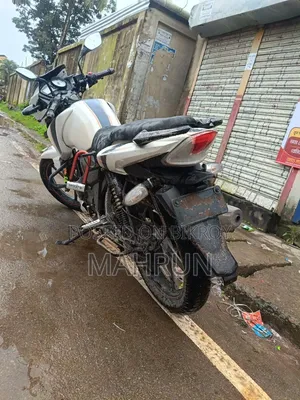 TVS Apache RTR 160 2V 2021 White