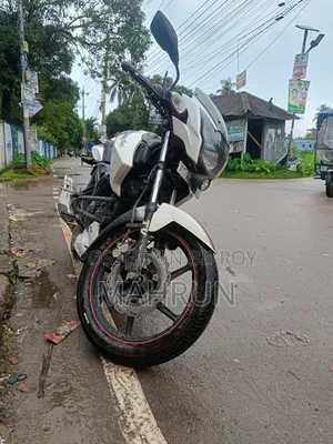 TVS Apache RTR 160 2V 2021 White