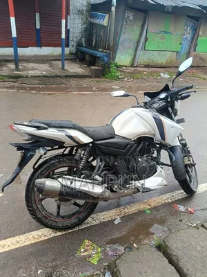 TVS Apache RTR 160 2V 2021 White