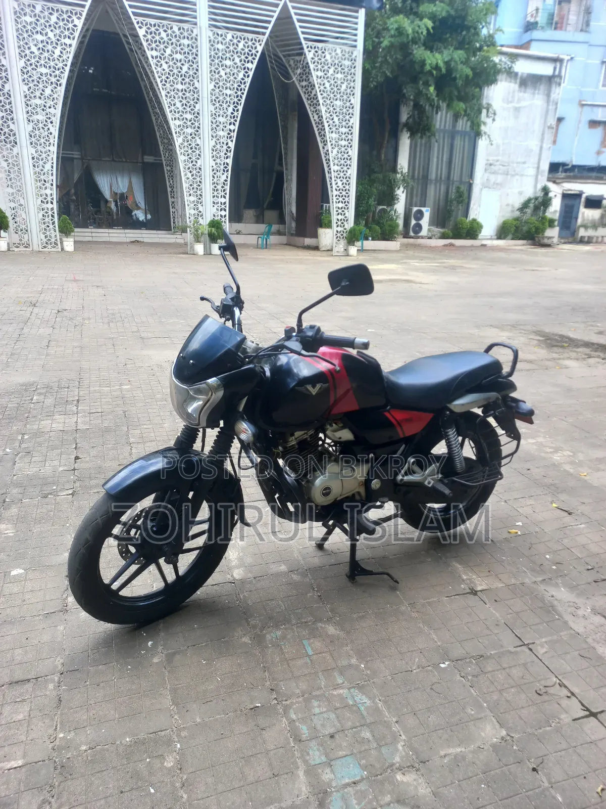 বাজাজ V15 ২০২০ কালো