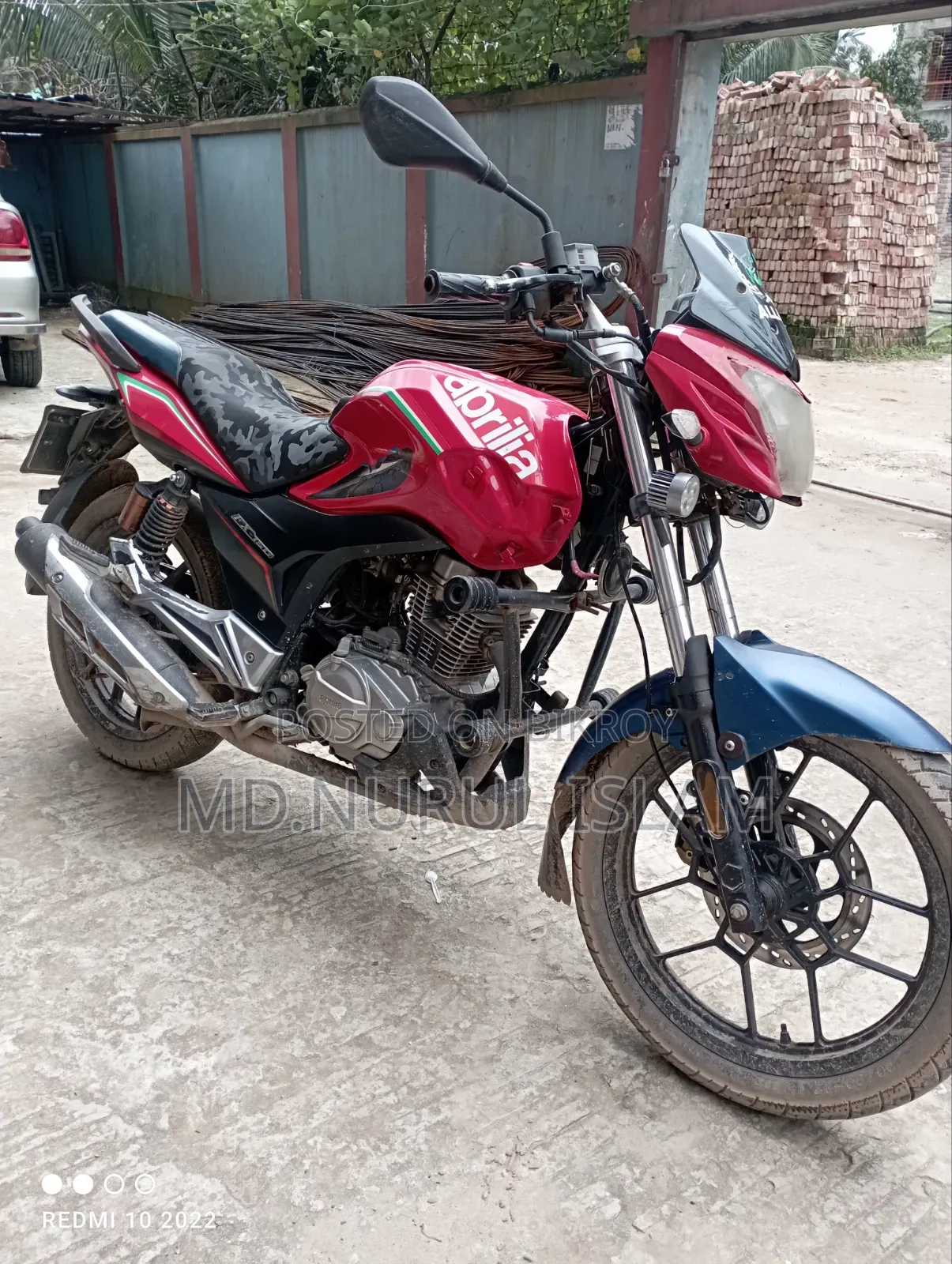 এপ্রিলিয়া এফএক্স ২০১৮ রেড