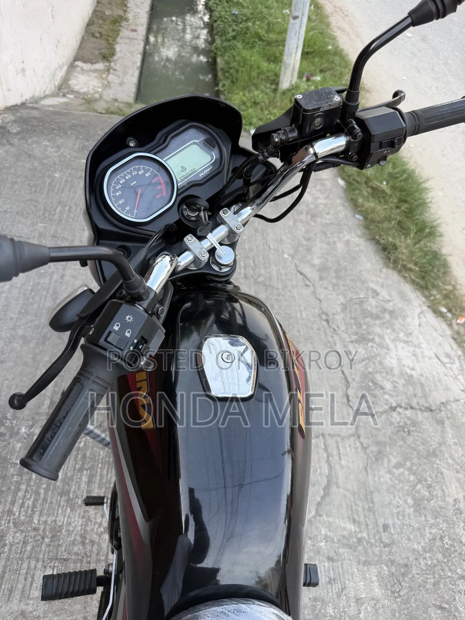 বাজাজ প্লাটিনা ১১০ ২০২৩ কালো