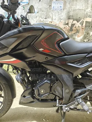 Bajaj Pulsar N250 ২০২৪ কালো