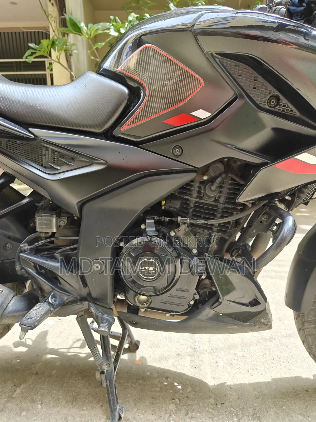 Bajaj Pulsar N250 ২০২৪ কালো