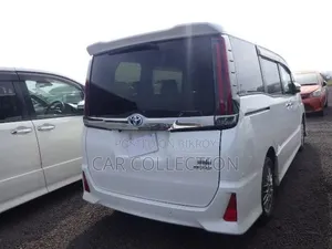 টয়োটা নোয়া ২০২১ পার্ল