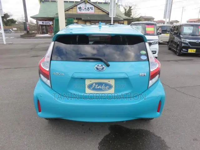 Toyota Aqua 2021 Blue