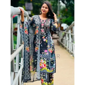 চায়না ডিটিএক্স ফেব্রিক্সে ফুল বডিতে ডিজিটাল প্রিন্ট করা থ্রী পিস সেট।