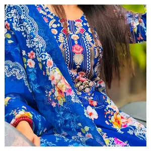 চায়না ডিটিএক্স ফেব্রিক্সে ফুল বডিতে ডিজিটাল প্রিন্ট করা থ্রী পিস সেট।
