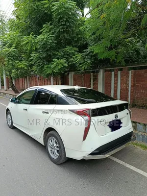টয়োটা প্রিয়াস ২০১৮ পার্ল