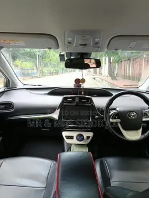 টয়োটা প্রিয়াস ২০১৮ পার্ল