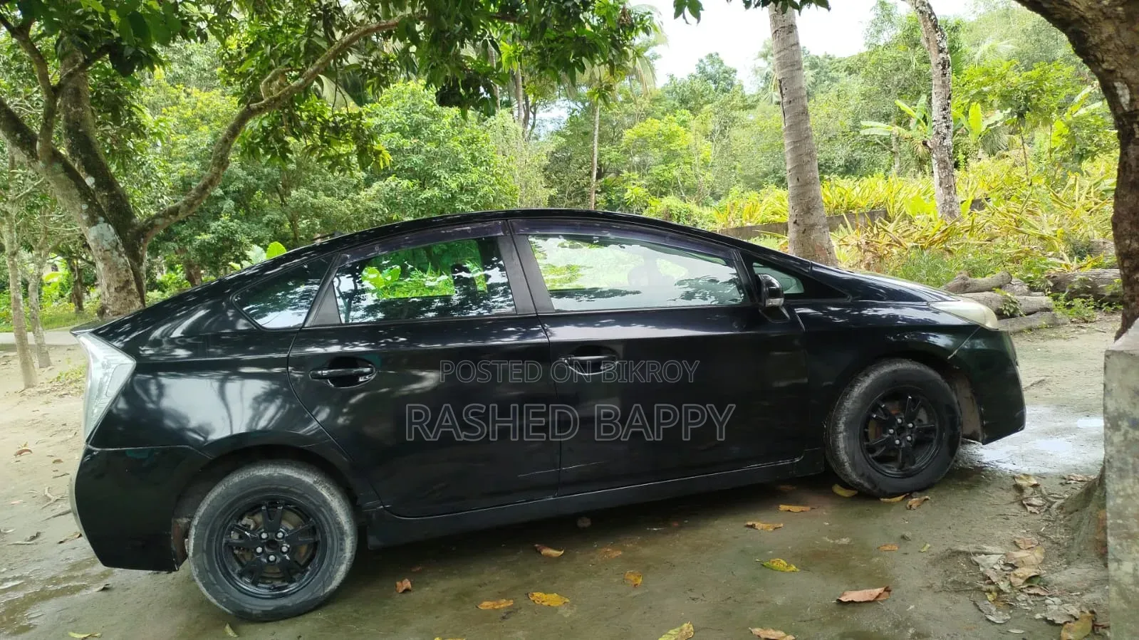 টয়োটা প্রিউস ২০১৩ কালো