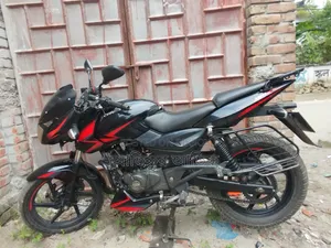 বাজাজ পালসার ১৫০ ২০২১ রেড