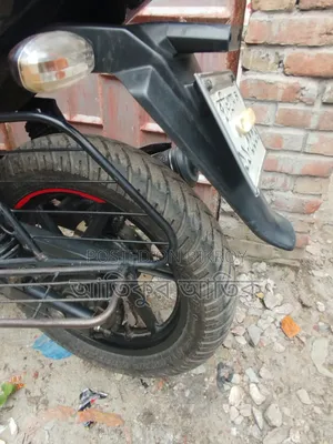 বাজাজ পালসার ১৫০ ২০২১ রেড