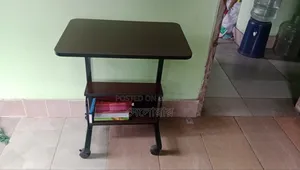 হাতে বহন করা টেবিল