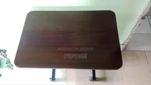 হাতে বহন করা টেবিল